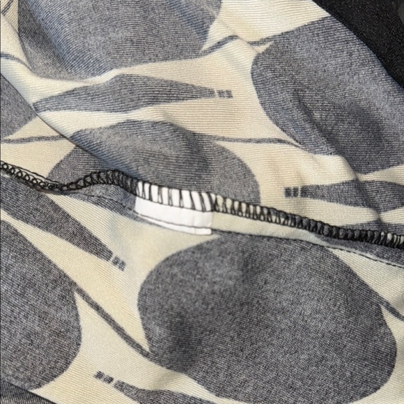 Stylish Black and White Halter Dress - Picture 11 of 11